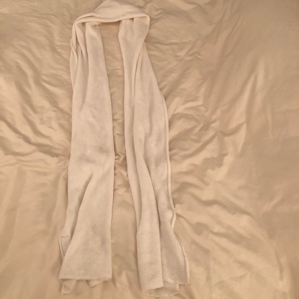 White long scarf